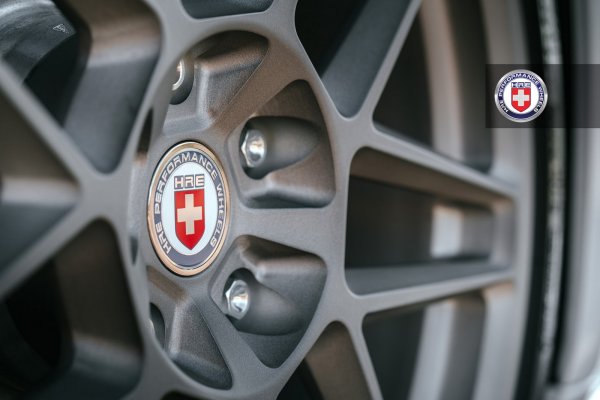 Porsche Panamera Turbo получил титановые колёсные диски