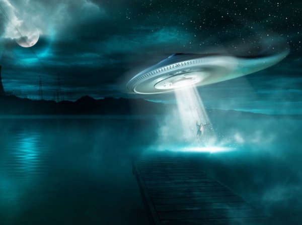 Очевидец из США сделал снимок золотого НЛО: Ранее NASA уже фиксировало подобное