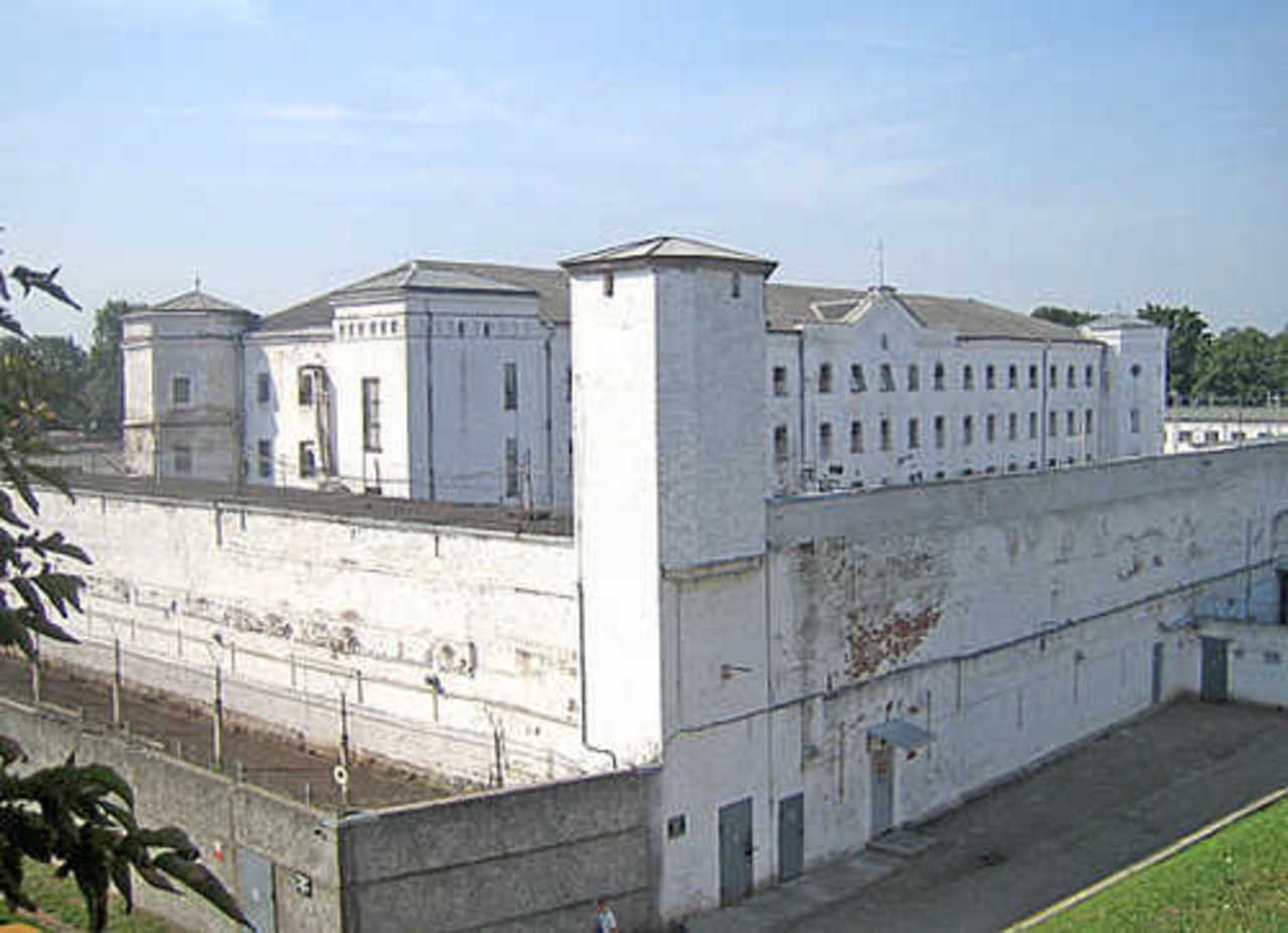 Где расположена колония. Тюрьма белый лебедь Пятигорск. Соликамск тюрьма белый лебедь. Колония белый лебедь в Соликамске. ИК-2 белый лебедь.