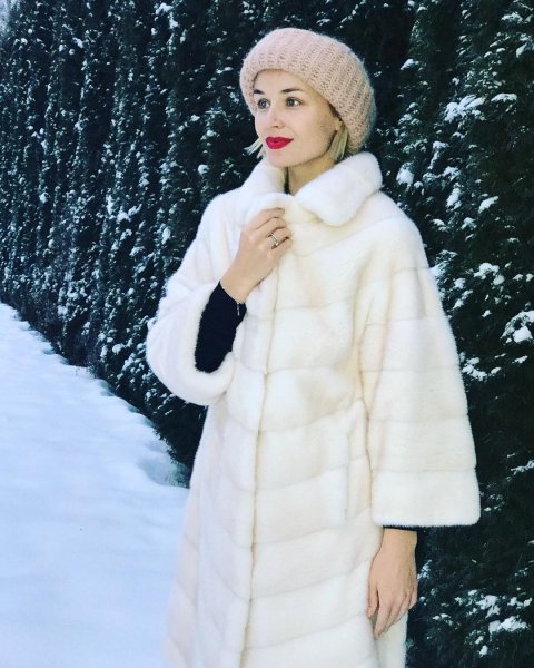 Полина Гагарина предстала в образе Снегурочки