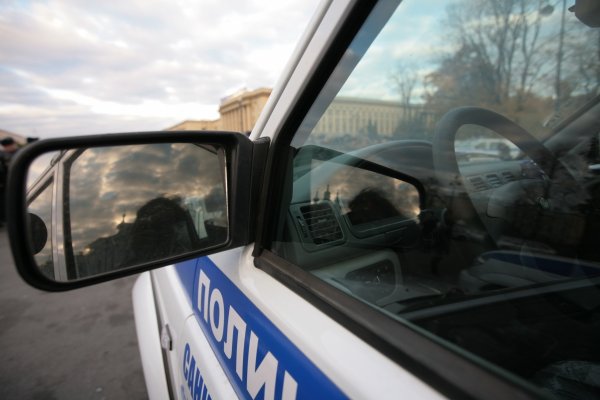 В парадной в центре Петербурга обнаружили тело мужчины на стуле