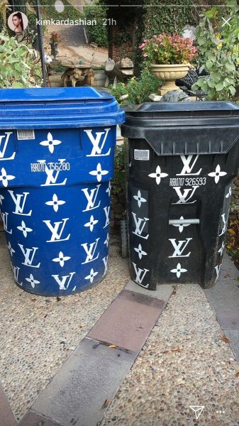 Кардашьян раскритиковали за мусорные баки от Louis Vuitton