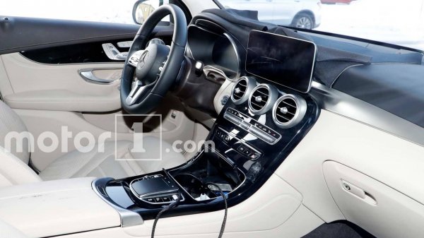 Фотошпионы рассекретили интерьер нового Mercedes-Benz GLC