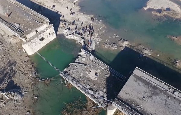 В Сирии рухнул построенный российскими военными мост через Евфрат