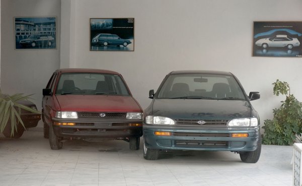 На Мальте нашли заброшенный автосалон Subaru с машинами 90-х годов