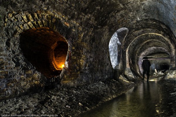 Археолог нашел в Берлине подземный тоннель времен холодной войны