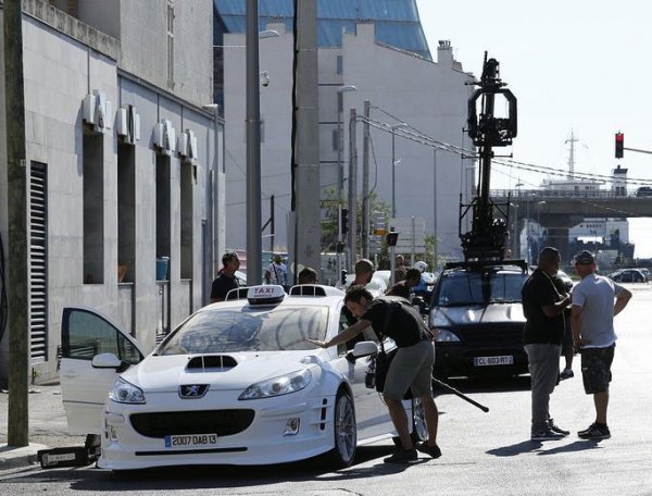 В сеть попали фото Peugeot 407 из нового фильма «Такси»