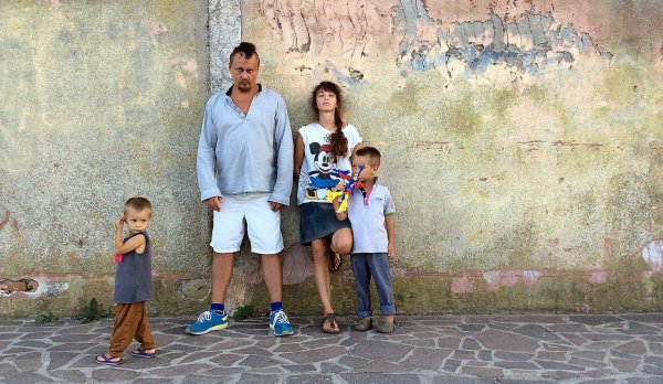 Сбежавшая с детьми из России Коза хочет вернуться на родину