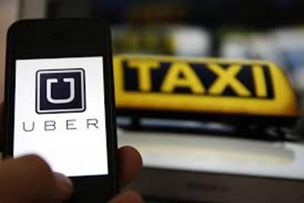 В Британии водитель такси Uber не выгнал пассажиров за секс прямо в салоне авто