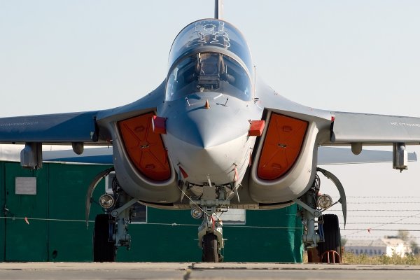 Летчики-испытатели установили мировые рекорды по скороподъемности на Як-130