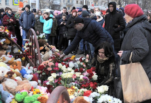 В Киеве почтили память жертв трагедии в Кемерово