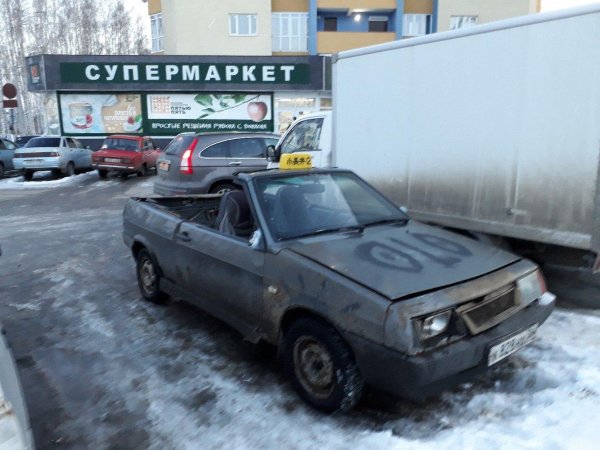 В Воронеже запечатлели кабриолет из «Безумного Макса»