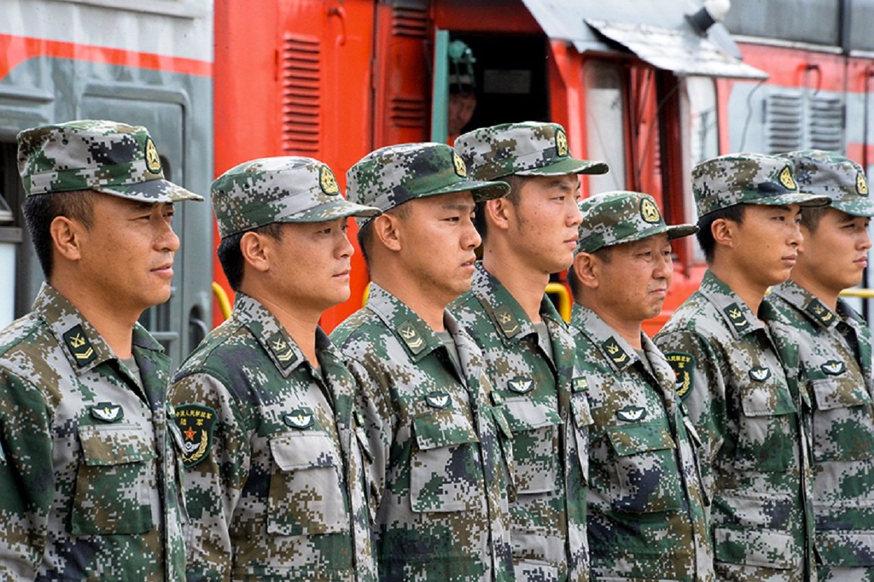 Китай заявляет что готов к военному. Китайские солдаты НОАК. Форма солдат НОАК. Народно-освободительная армия Китая (НОАК). Уинфрид НОАК.
