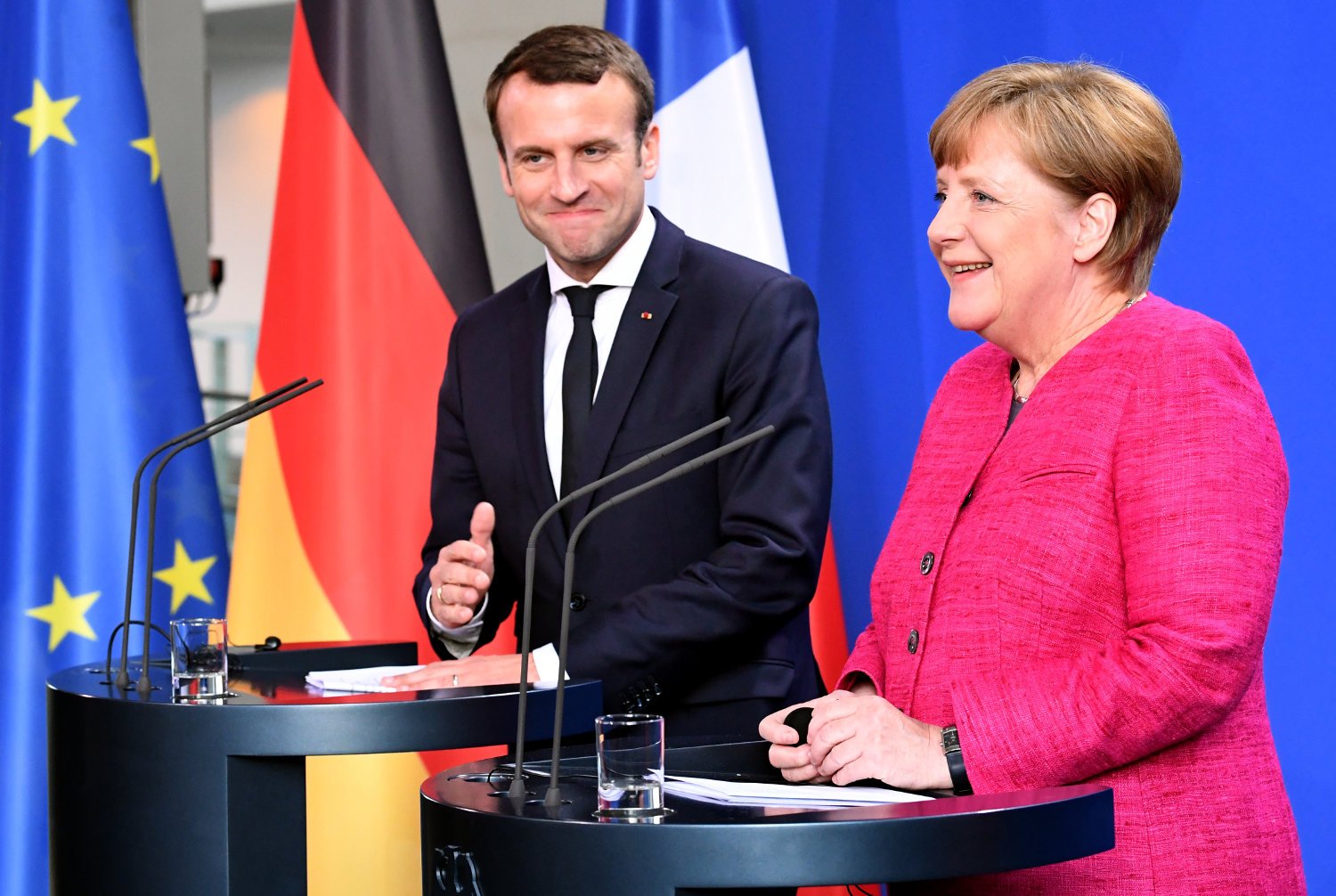 Политика в ряде европейских стран. Макрон и Меркель. Макрон в Германии. Меркель во Франции. Франция и Германия.