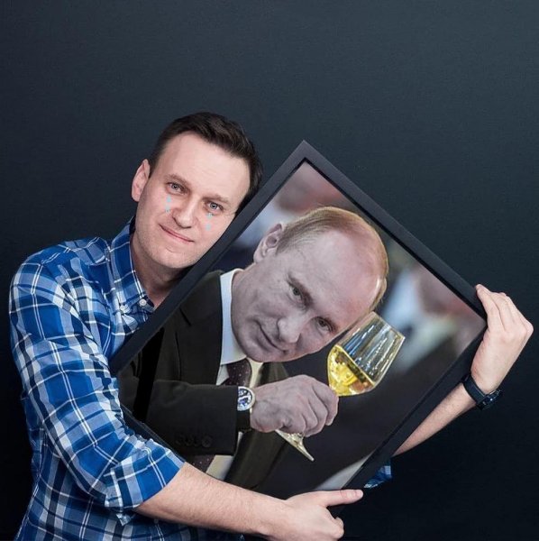 Навальный высмеял сам себя с помощью популярных мемов