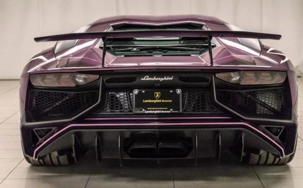 Особую Lamborghini Aventador SV с пробегом продают за 664 000 долларов