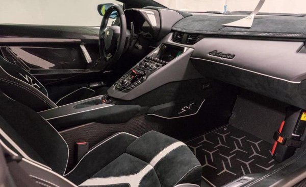 Особую Lamborghini Aventador SV с пробегом продают за 664 000 долларов