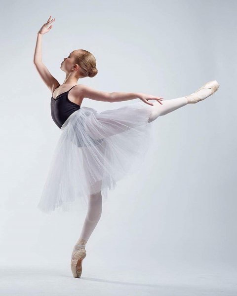 13-летняя балерина из Петербурга прославилась в соцсетях