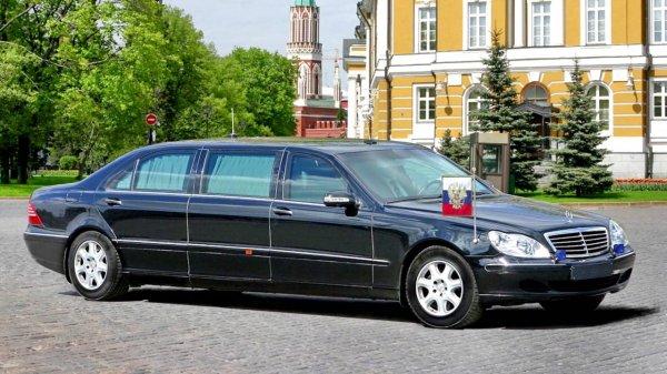 Бронированный лимузин Путина продают за 8,5 млн рублей