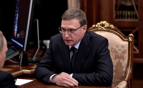 Губернатор Омской области занялся трудоустройством депутата из Екатеринбурга