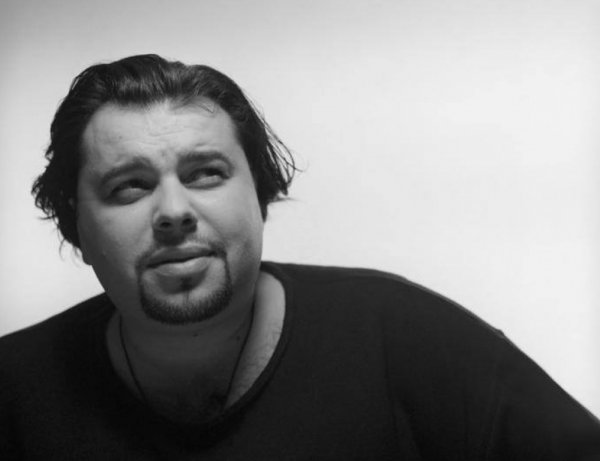 «Страшно смотреть на него»: Макс Фадеев сильно похудел после трагической смерти друга