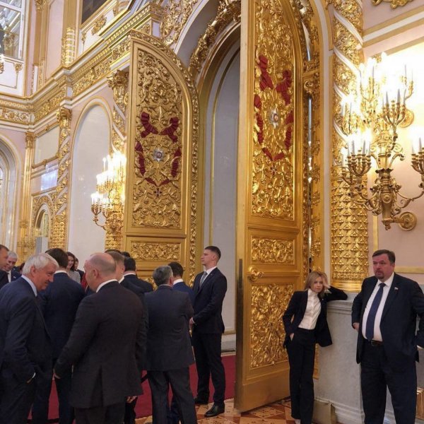 Поклонская отозвалась о своём «скучающем» фото с инаугурации Путина