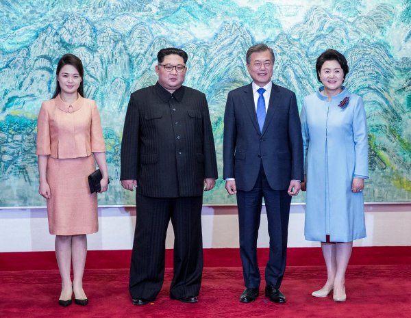 Россияне признали очень сексуальной женщиной супругу Ким Чен Ына