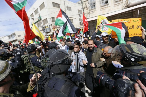 Массовые беспорядки вспыхнули в столице Палестины