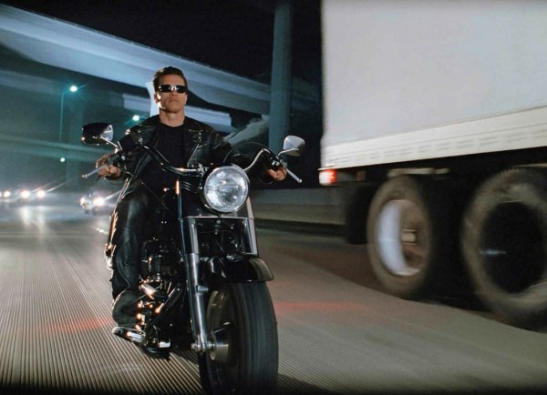 Мотоцикл Harley-Davidson из фильма «Терминатор 2» продадут на аукционе