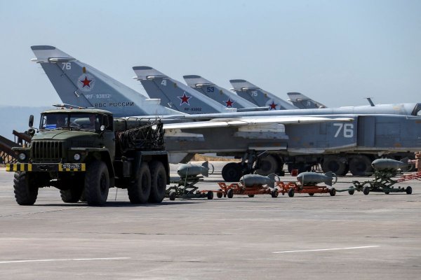 Неизвестный беспилотник был сбит у российской авиабазы Хмеймим в Сирии