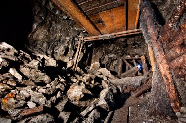 В Ростовской области скончался горняк при обрушении в шахте