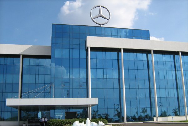 Первый выпущенный в Подмосковье Mercedes достанется почетному жителю области