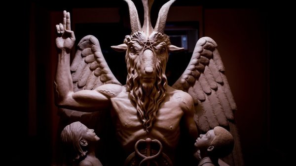 Либо сатанист, либо масон: Бузова оказалась оккультисткой