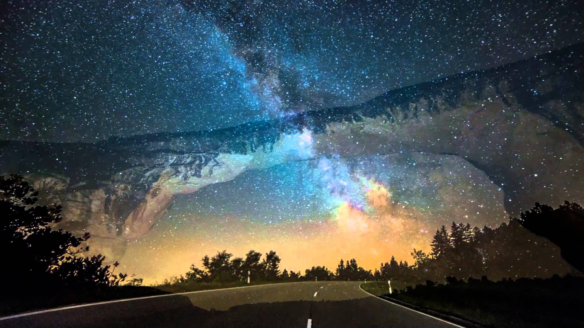 Созвездие горы. Млечный путь. Ночное небо и дорога. Звездное небо. Млечный путь космос.
