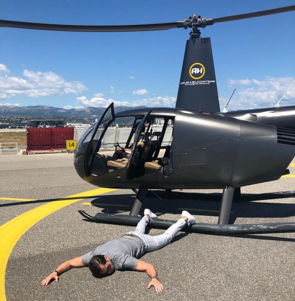 «Укачало»: Александр Ревва вывалился из вертолета