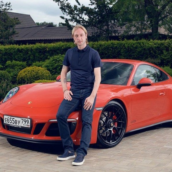 Евгений Плющенко стал официальным представителем Porsche в России