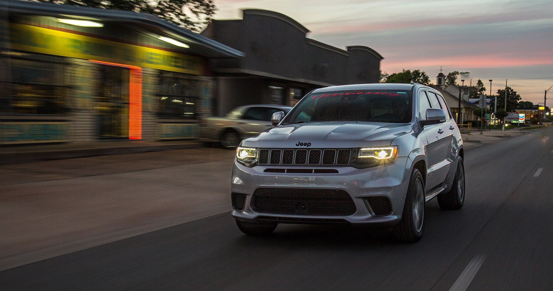 В Hennessey сделали из Jeep Grand Cherokee 'самый динамичный SUV в мире'