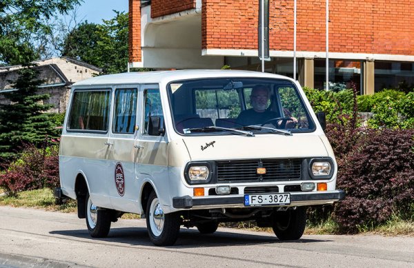 В Латвии в 2020 году наладят сборку микроавтобусов возрожденной марки РАФ