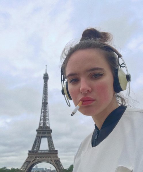 Желающая похудеть до 50 кг дочь Ларисы Гузеевой оголила живот в Instagram