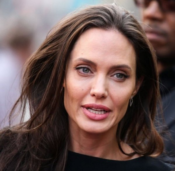 «Страшно смотреть!»: Худоба Анджелины Джоли ужаснула беженцев в Перу – сеть