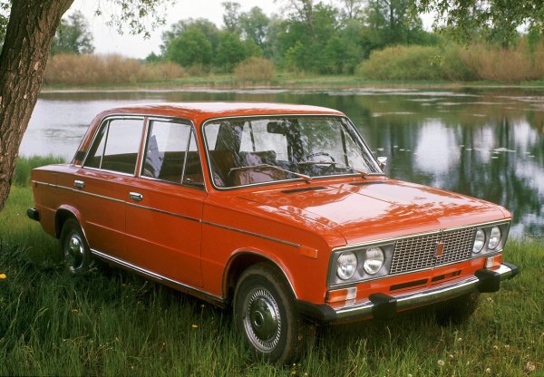 Были ли в СССР кроссоверы? ВАЗ-2106 и «Москвич-412» сразились на бездорожье