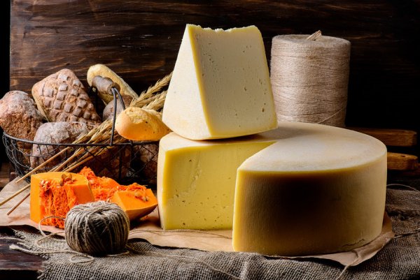 Сыр помогает контролировать нормальный уровень сахара в крови