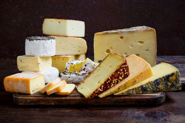 Ежедневное употребление сыра приводит к ожирению – медики