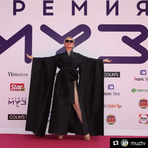 Малиновская пришла на премию «МУЗ-ТВ» в наряде из «Гриффинов»