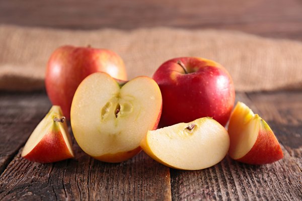 Не так полезны, как кажутся: Названы опасные свойства яблок