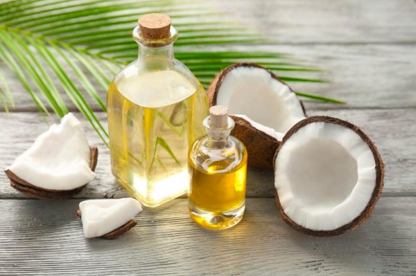 «Отек и воспаление десен снимают кокосовое и кунжутное масло», - эксперты