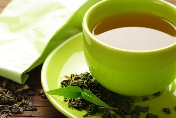 Напиток молодости: Косметологи рекомендуют пить зеленый чай для омоложения