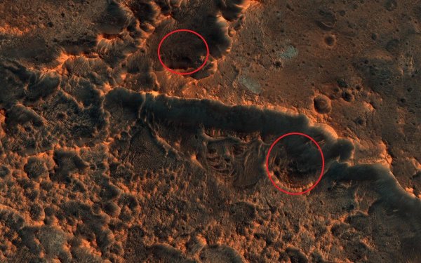 Пришельцы сверлят Марс. В кратерах красной планеты обнаружены базы пришельцев