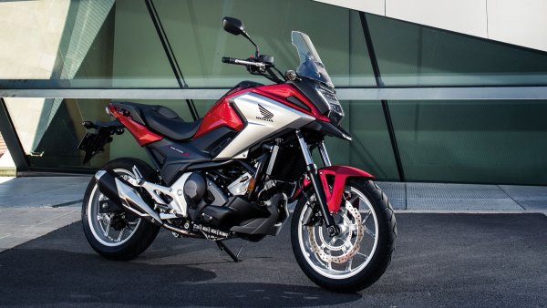 Идеальный мотоцикл для новичка: Представлен обзор Honda NC750X на АКПП