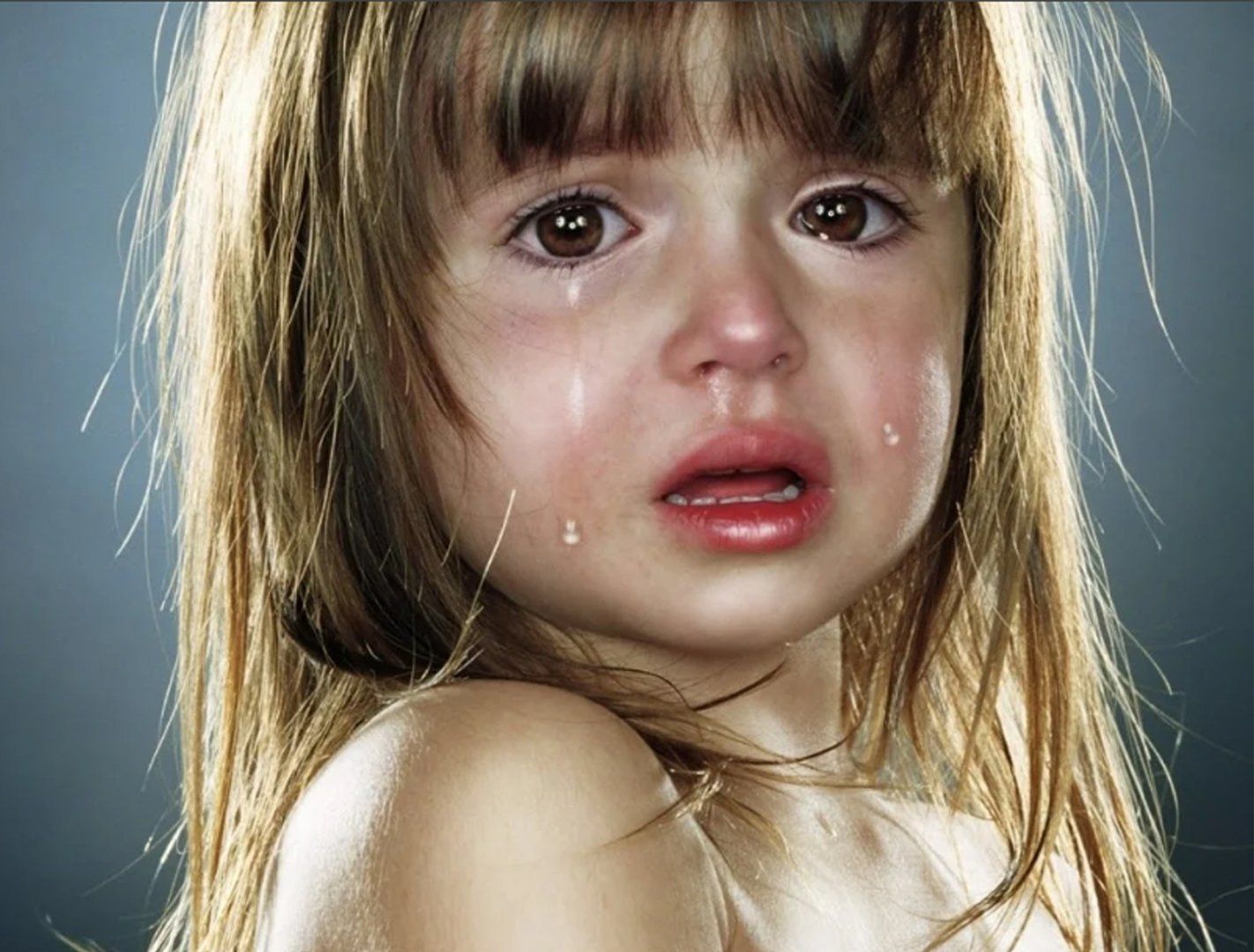 Плачу от подарка. Джилл Гринберг фотограф. Плачущая девочка. Детские слезы.